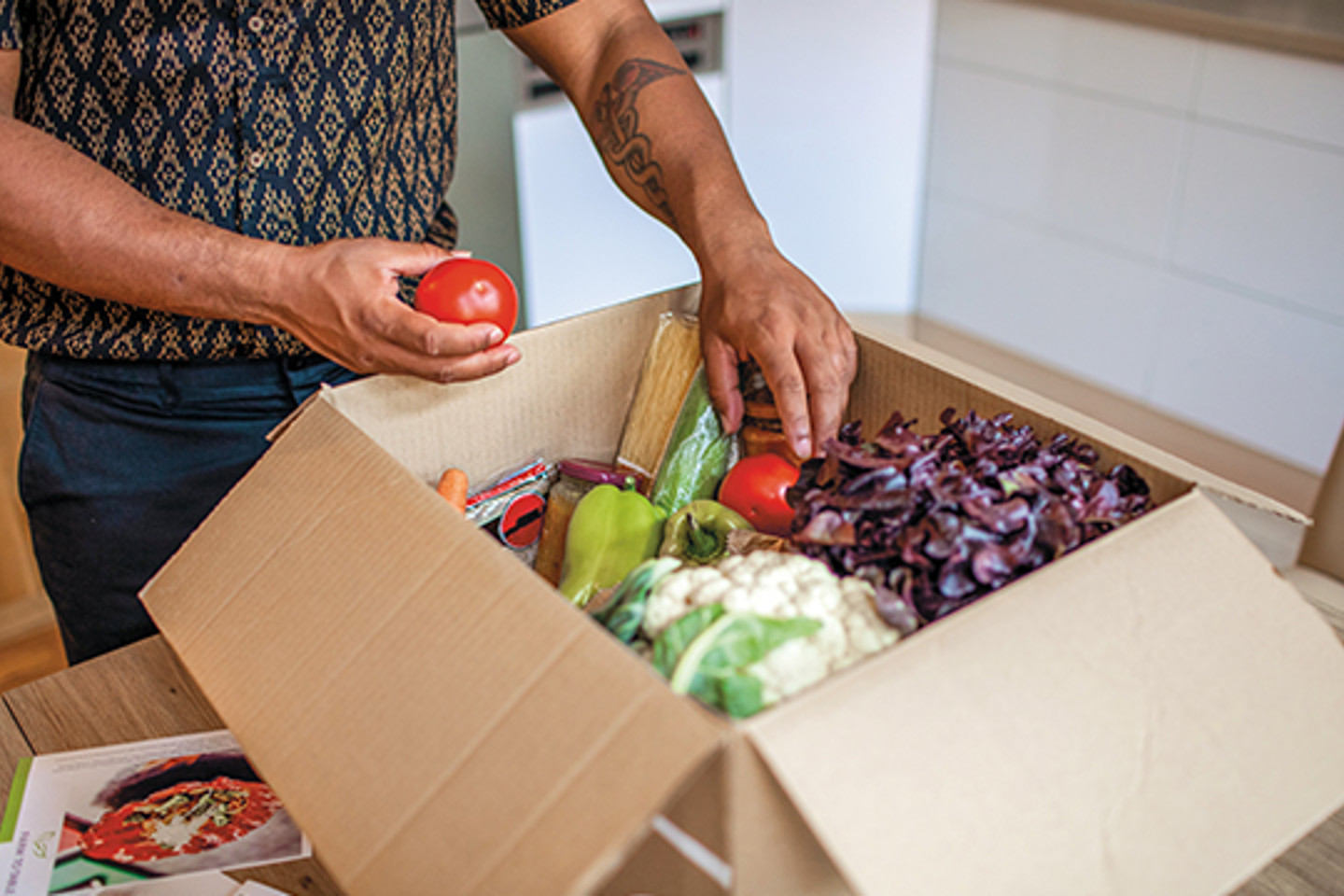  576X360 Other Images 1 Buyers Edge people packing fresh food